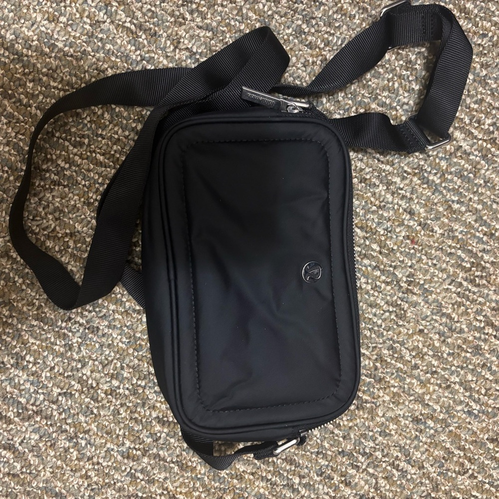 lululemon athletica Black Camera Crossbody